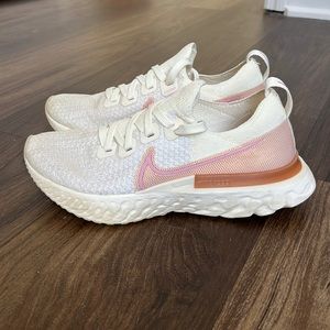 Nike React Infinity size 7.5